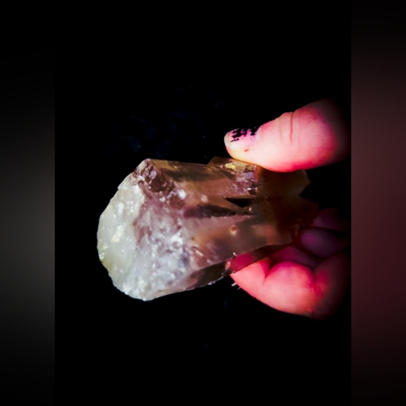 Yellow Lemurian Point - X-Large - High Quality Crystal - Pagan Wicca Alter Tool - Picture 4 of 4